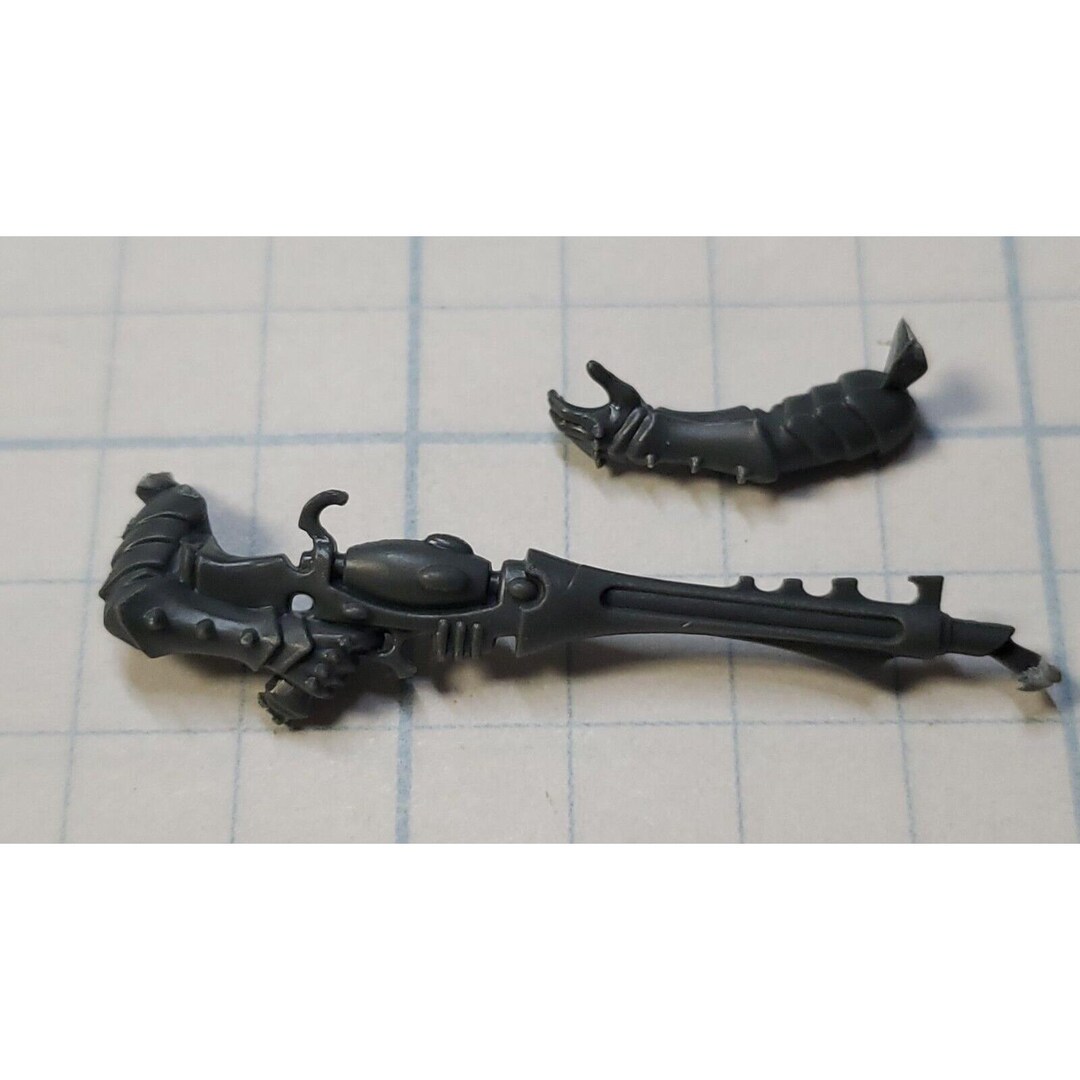Warhammer 40k Drukhari Bits Raider Transport Crew Arm W Splinter Rifle ...