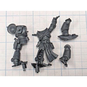40k Space Marine Bits Armageddon Ancient Relic Armor Torso Legs w Tabard #01