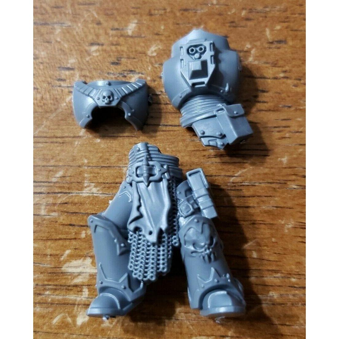 Warhammer 40k Chaos Space Marine Bits – 5x Heretic Marine Torso & Leg Sets