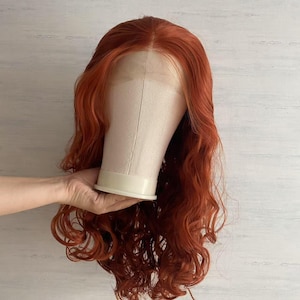 Hellbraune Farbe Lace Front Synthetische Perücke Lange Große Lockige Gute Qualität Cosplay Perücke, ziehen Königin Perücke, Party-Perücke
