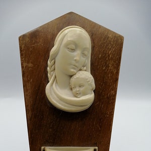 Vintage Italian HOLY WATER FONT, Stoup in Bakelit Plastic Madonna and Child, religious artifact, Sacred Art, Arte Sacre, AcquaSantiere