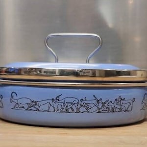 Siltal (Italy) Enamel Sautepan Round Saucepan | Egyptian Hieroglyphics | Designed by Carla Agnelli Periwinkle Blue