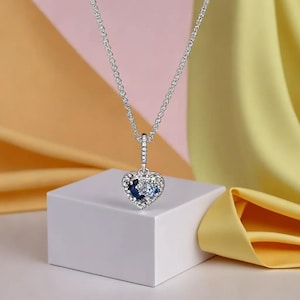 Pandora Blue Moon Stars Heart Halsband Natthimmel Glittrande Blått Hänge Justerbart 50 cm Långt