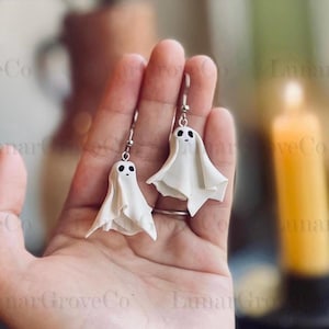 Handgefertigte Geist Ohrringe | Polymer Clay | Halloween Schmuck | Gruselige Ohrringe | Gold oder Silber hypoallergene Haken | Gothic Geschenk