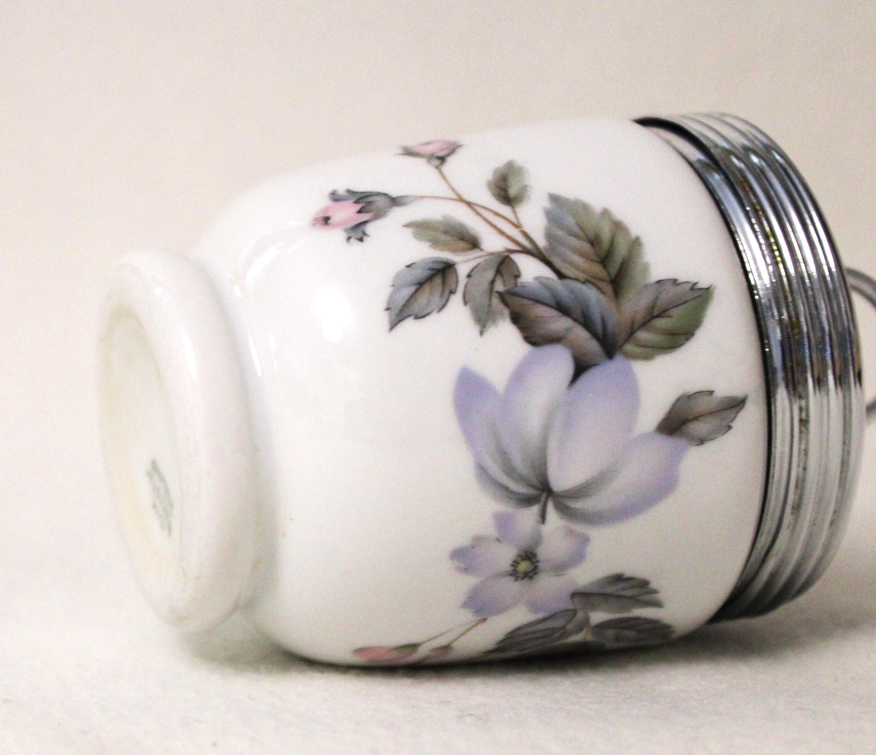 ヴィンテージ ロイヤルウースター磁器製エッグコドラー：6月の