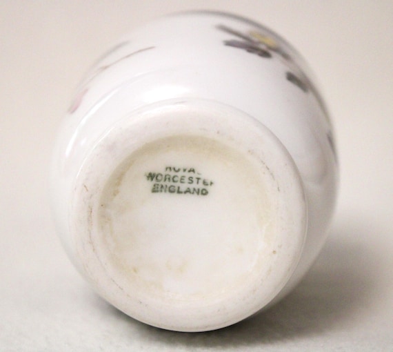 ヴィンテージ ロイヤルウースター磁器製エッグコドラー：6月の