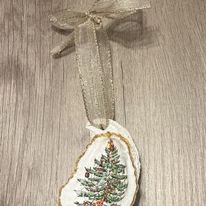 Classic Festive Christmas Tree Oyster Shell Ornament – Handmade Coastal Holiday Decor