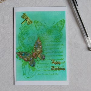 Carte délicate, pleine de tendresse pour souhaiter un joyeux anniversaire. Fabriquée à la main, en France.