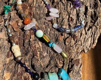 Collar de chakras con múltiples minerales