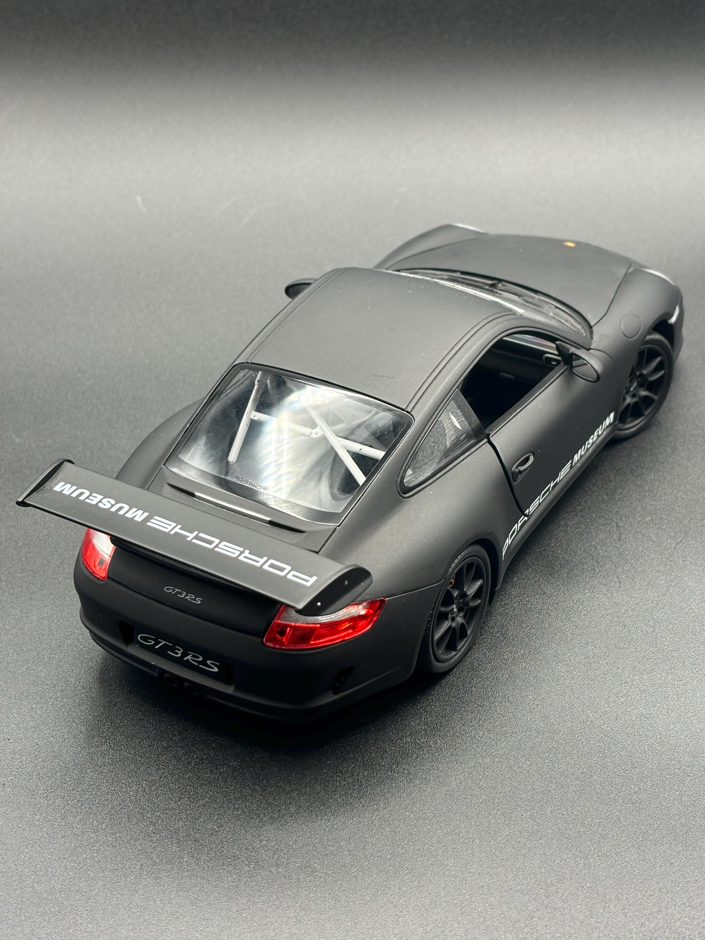 RARE 2006 Porsche 911 997 GT3 RS, 1:18 Die-cast Model From Welly