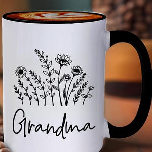 Grandma Coffee Mug: Floral Granny Gift, Mother&#39;s Day Present