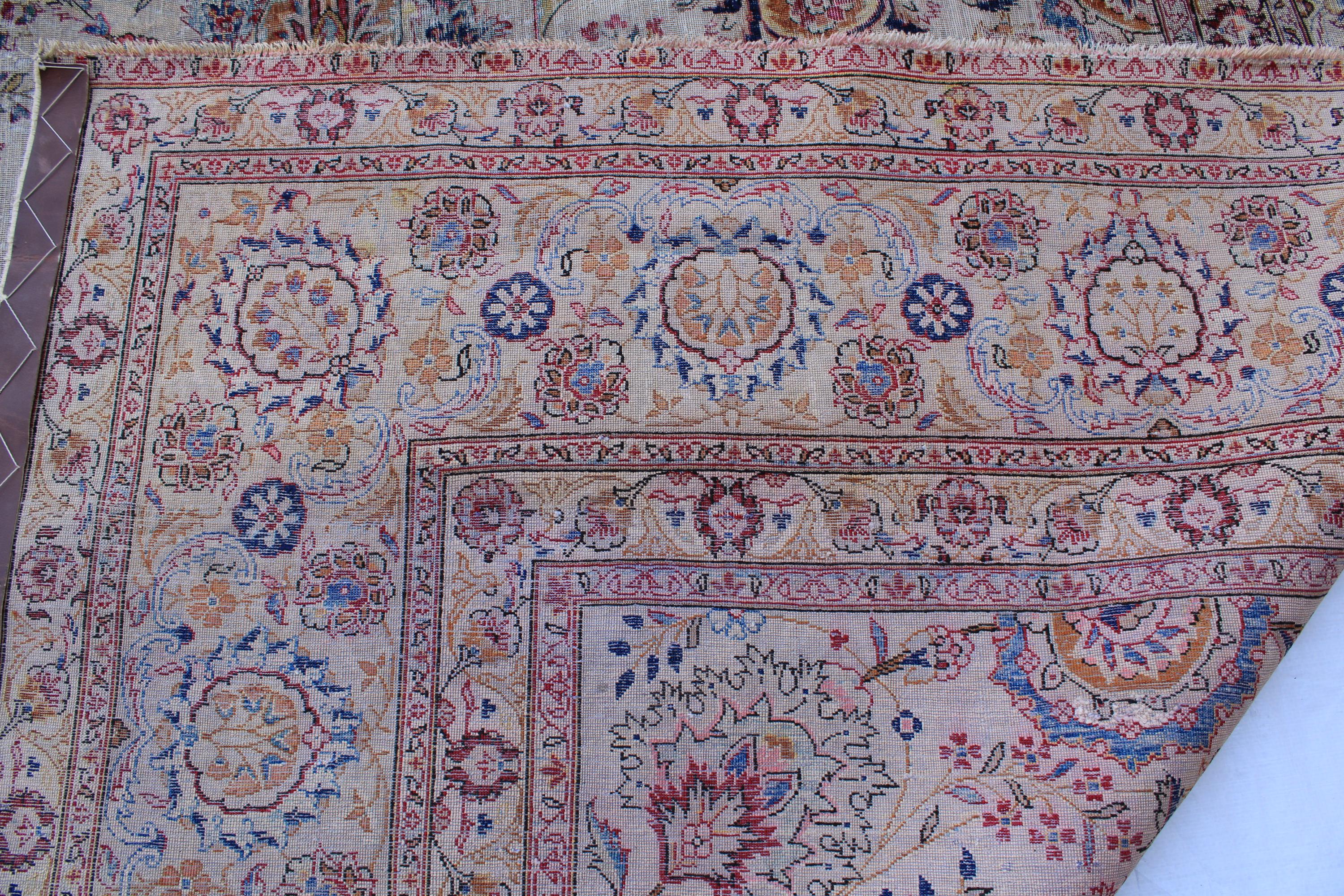 アンティークホワイトシルクアフガンラグ：手織りトルクメン