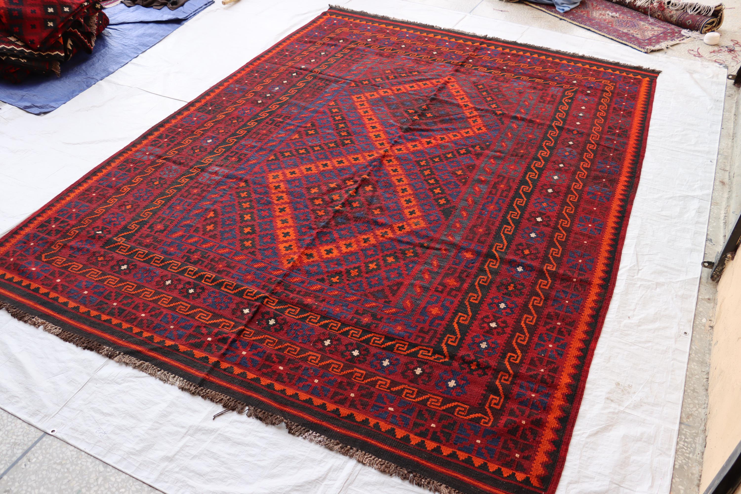 9 x 12フィートのヴィンテージアフガンキリムラグ：赤と紺のウール