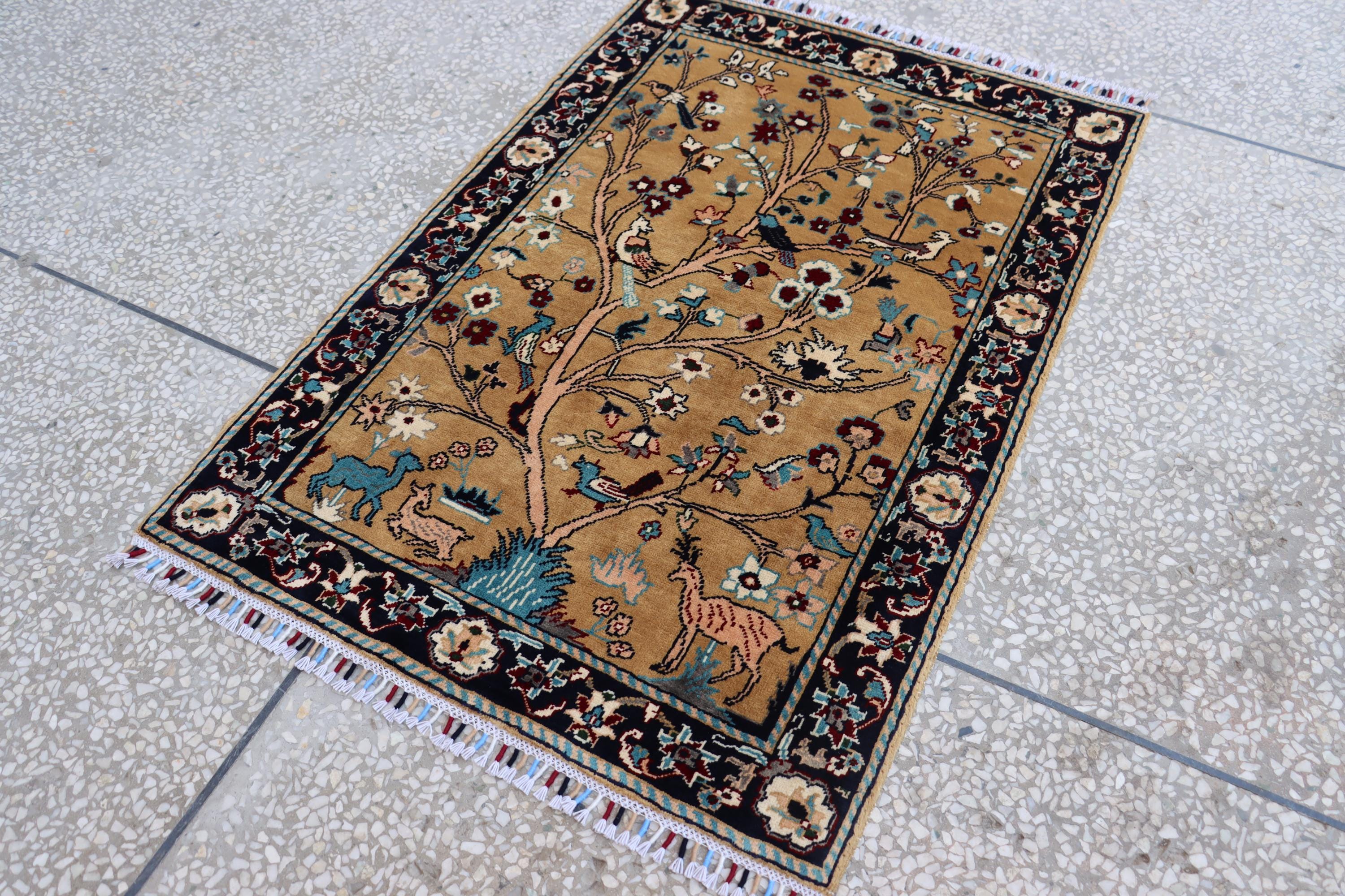 アンバー・ピクチュラル・ウール・ラグ：アフガニスタン・トルクメンの