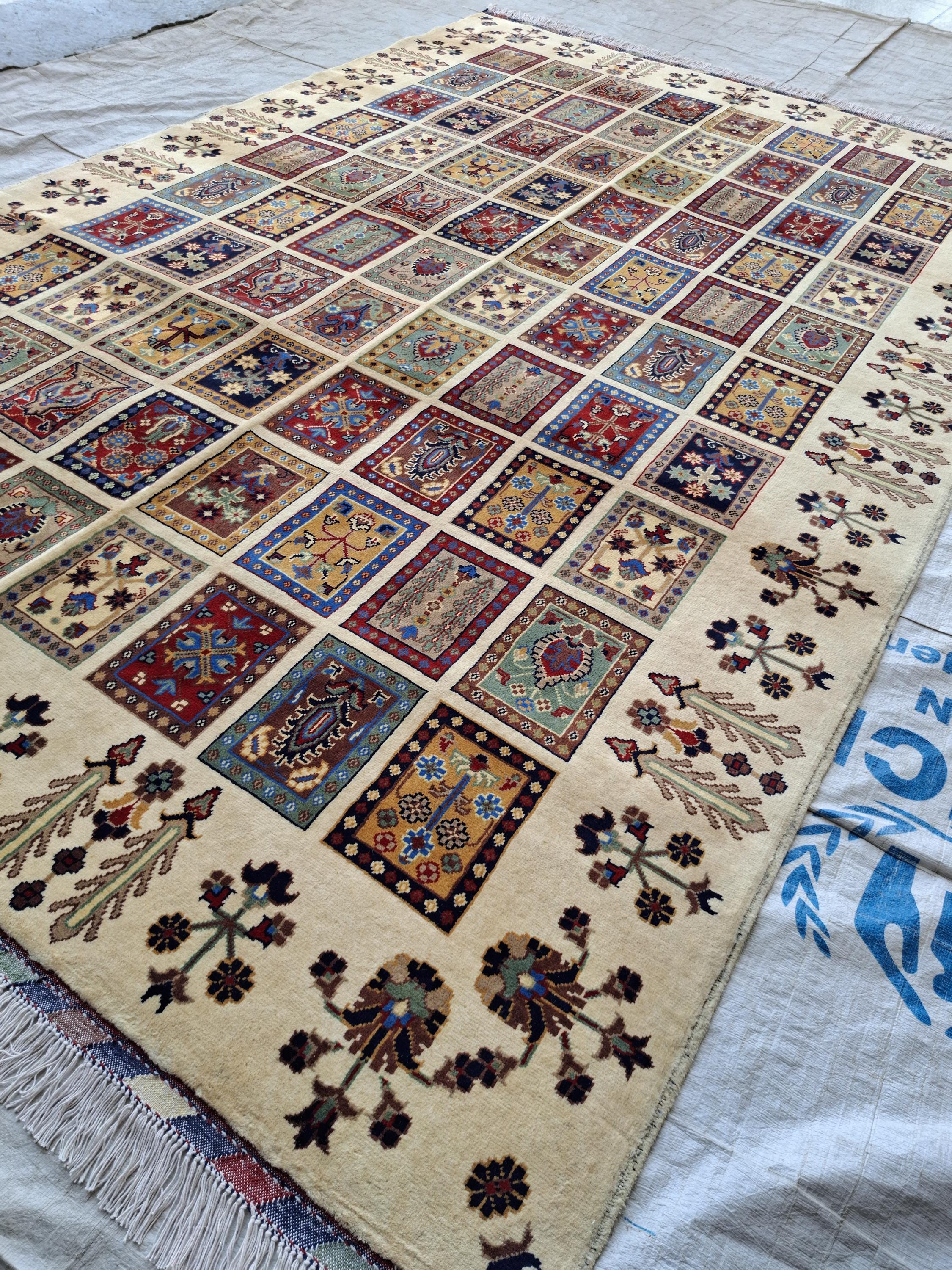 ハンドメイドのアフガニスタンウールラグ：7 x 10フィートのイエロー