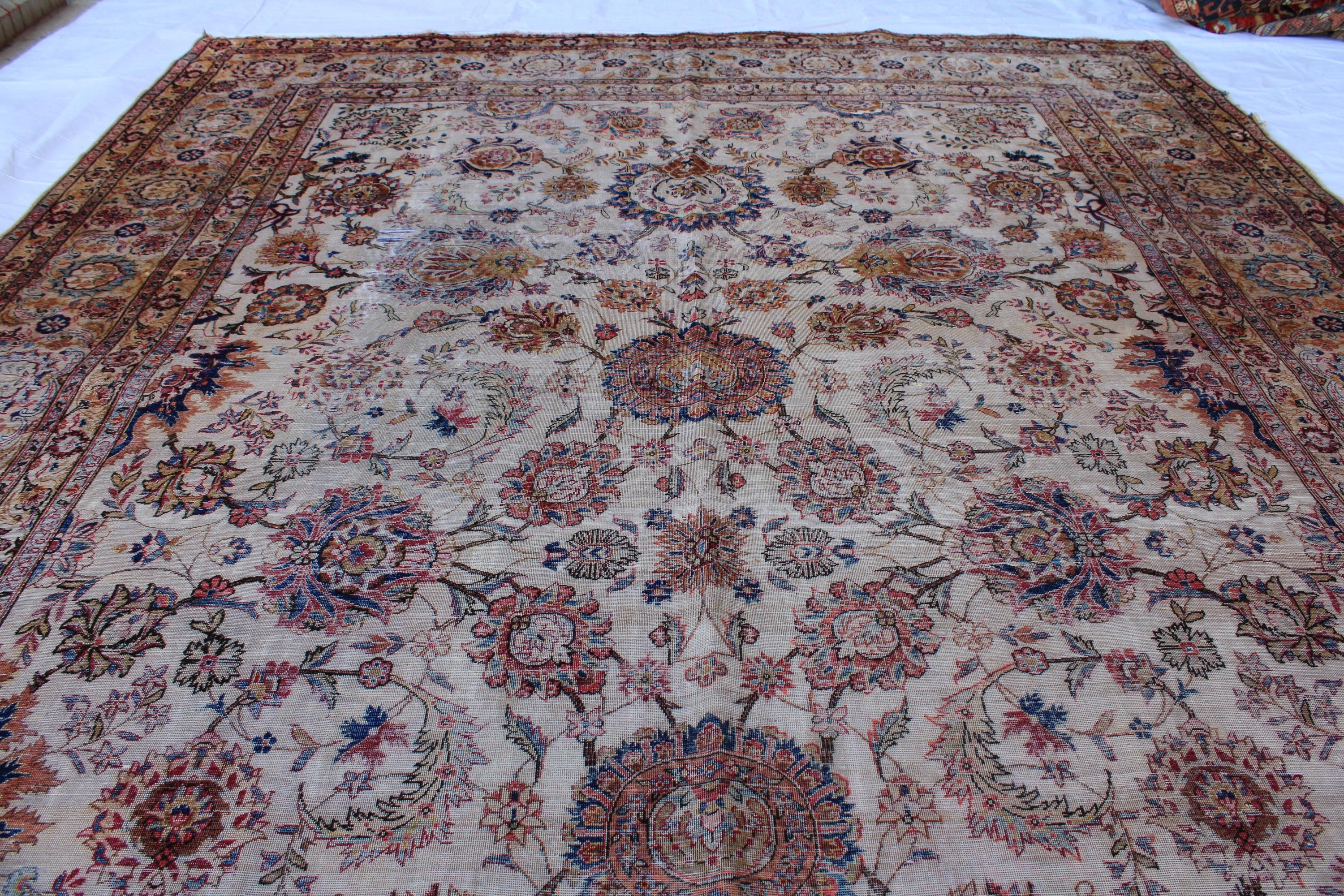 アンティークホワイトシルクアフガンラグ：手織りトルクメン