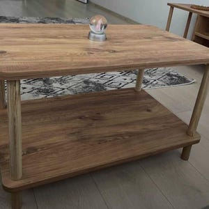 Table basse en pin de l'Atlantique : table de salon moderne avec étagère de rangement