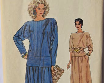 Vintage 1980's Sewing Pattern Vogue 8732 Very Easy Misses' Top and Skirt Boxy Shoulders Center Pleat UNCUT Size 6-8-10 Loose Fitting