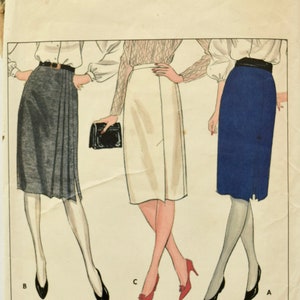 Butterick 4665 Sewing Pattern Vintage 1980s Straight Skirts Below Mid-Knee Front Pleat Variations Hem Slit Waist 28&quot;