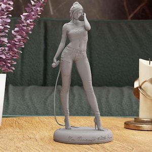 Sexy Girl Figurine - NSFW - Statue | Rothaarige Mädchen mit Peitsche Figur, kultige und verführerische Raumdekoration des alternativen Universums