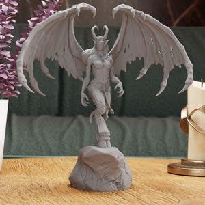 Demon Hunter Figurine Statue, World of Warcraft Character, iconic Illidari warrior room decoration