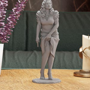 Statuette d'héroïne de la guerre mondiale – L'agent secret | Espion intrépide et héritage du courage, décoration de chambre emblématique