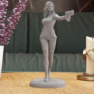 Miranda Figurine Statue – Mass Effect Figure | Skilled Officer and Fierce Ally, Futuristic Room Decoration