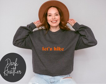 Camiseta "Vamos Fazer uma Trilha" - Camiseta para Caminhadas - Camiseta de Aventura - Camiseta para Amantes da Natureza - Camiseta para Montanha - Presente para Entusiastas de Atividades ao Ar Livre - Presente para Meninas que Amam a Natureza