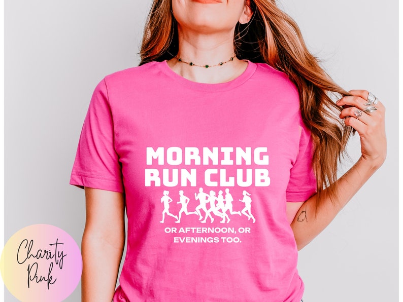 Camiseta Morning Run Club Camiseta engraçada para corrida Camiseta unissex engraçada para amantes de cafeína Camiseta para treinamento de maratona Camiseta Sarasctic Presentes esportivos Amigos imagem 2
