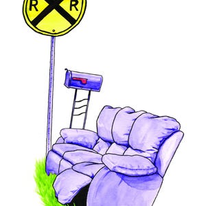 Puede incluir: Una ilustración caprichosa representa una señal de cruce ferroviario amarilla con barras transversales negras y la letra "R" a cada lado. Un buzón azul está cerca, y un gran sillón reclinable morado se encuentra en un parche de hierba verde. La imagen tiene un estilo de dibujos animados.