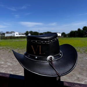 Sombrero de vaquero negro hecho a mano, estilo occidental clásico, piel de vaca de primera calidad, regalo de Halloween único y hecho a mano, perfecto para montar a caballo