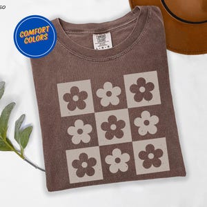 Checkered Flowers Shirt, Trendy Floral Oversized Tee, Retro Flowers T-Shirt, Boho Floral T-Shirt, Gift For Mom, Spring T Shirt,