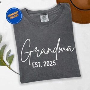 Grandma T-Shirt, Comfort Colors Grandma Shirt,  Baby Reveal Shirt, Pregnancy Announcement Shirt, Grandma Gift