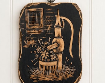 Plaque murale vintage en bois brûlé, style primitif, art populaire, pompe à main, jardin de cottage