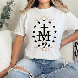 Marian Shirts, Marian Catholic T-Shirt, Virgin Mary T-shirt, Floral Women Religious Shirts, Catholic Gifts For Women, Catholic T-shirt