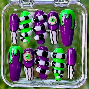 Beetlejuice Press On Nails: Spooky Halloween UV Glow, 3D Snake
