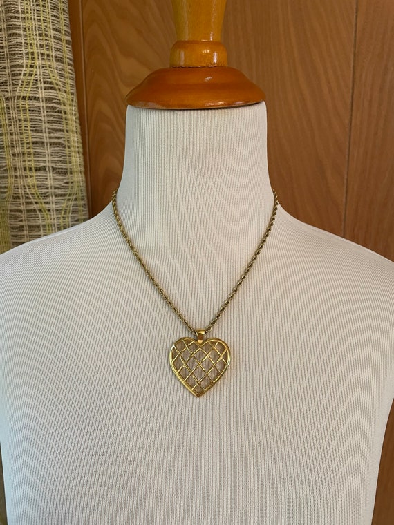 Vintage 90s puffy quilted gold heart pendant