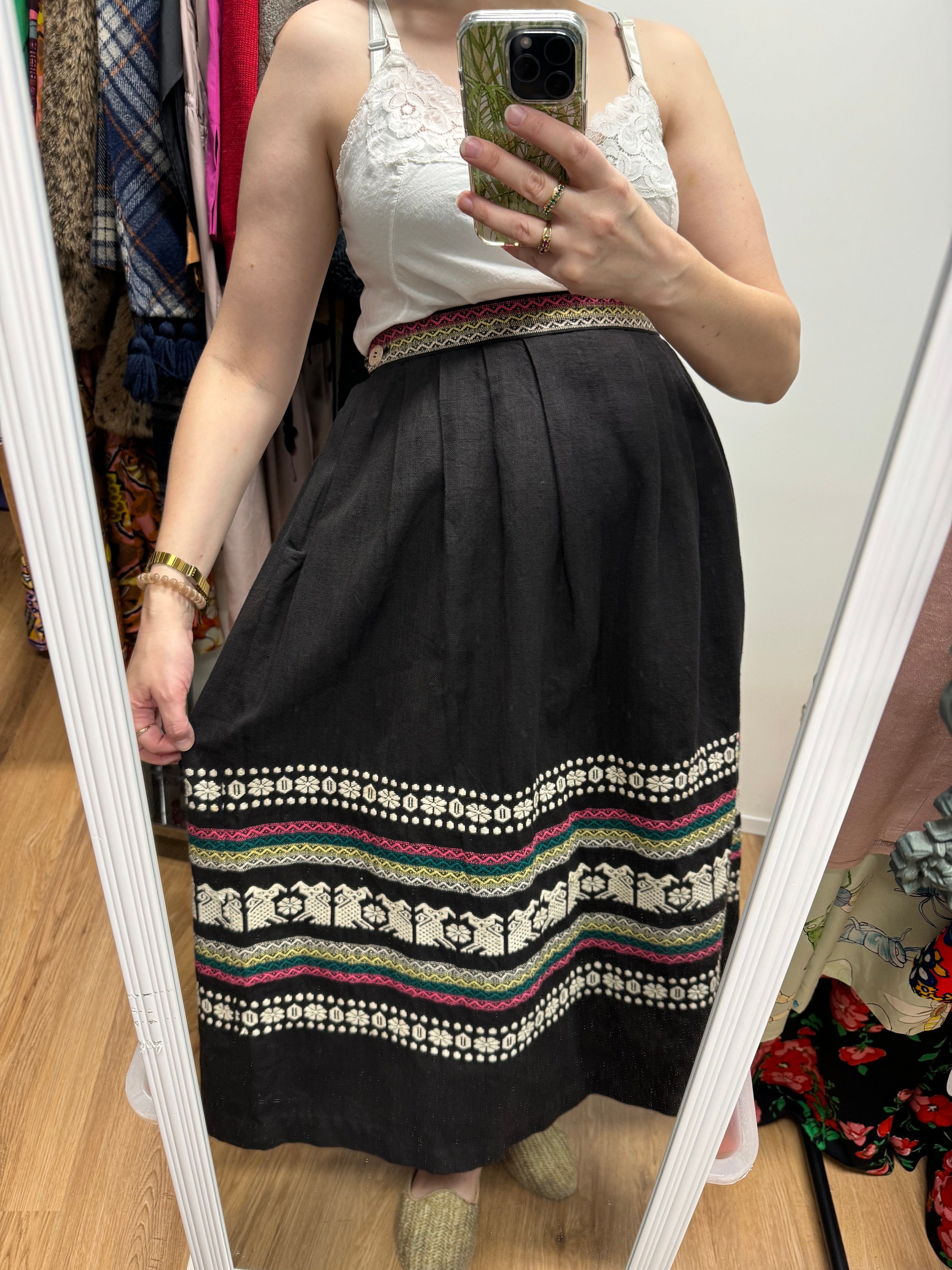 Vintage 50s 60s Hand Embroidered Guatemalan Native Skirt Dog