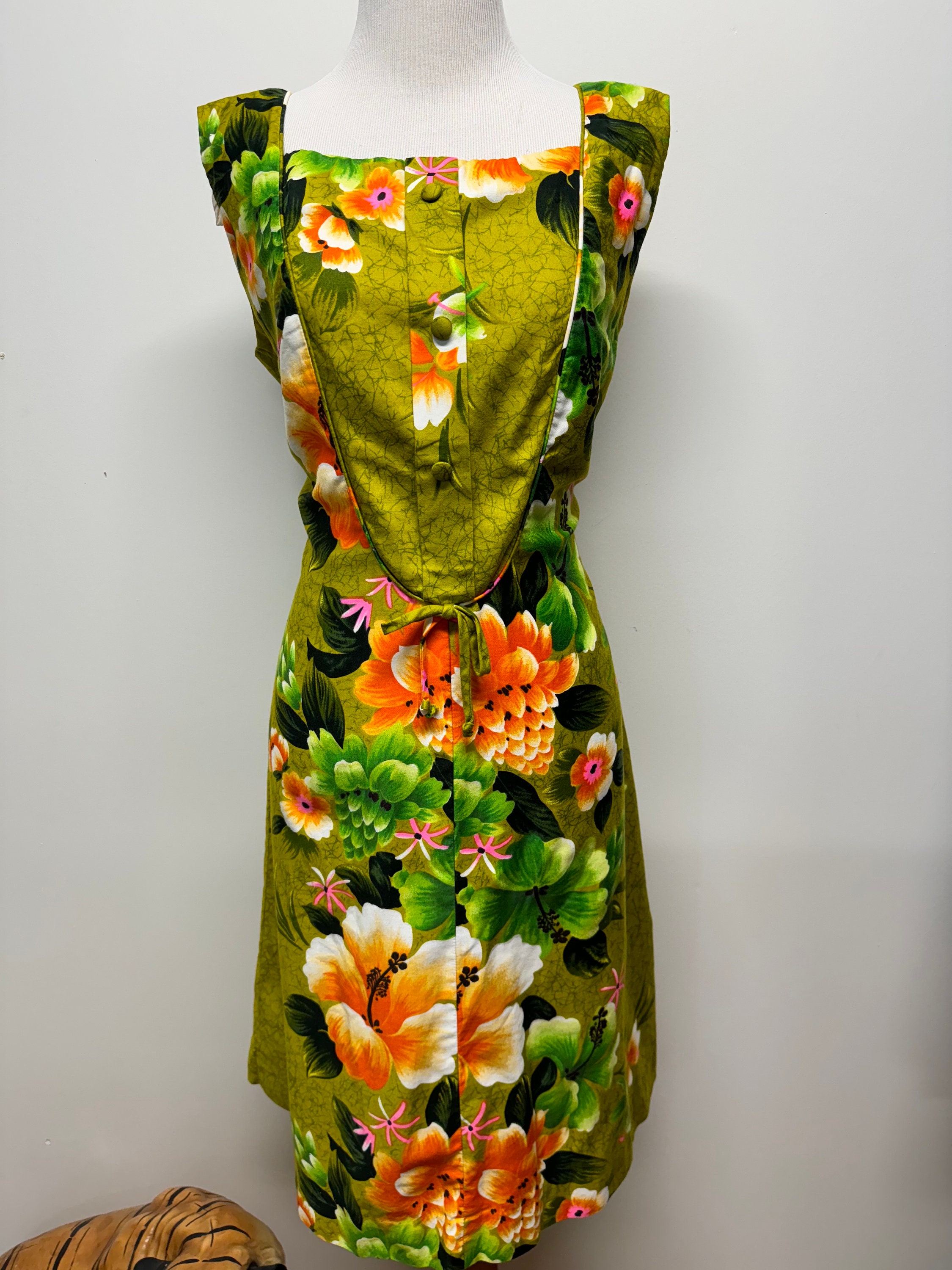 Vintage 60s Bright Tropical Floral Hawaiian Dress Baby Doll Dress