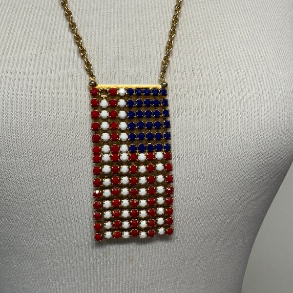 Vintage 60s 70s rhinestone American flag finge necklace great movement