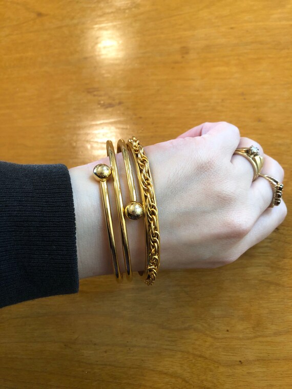 Vintage 80s 90s pair of gold bangles chain link a… - image 9