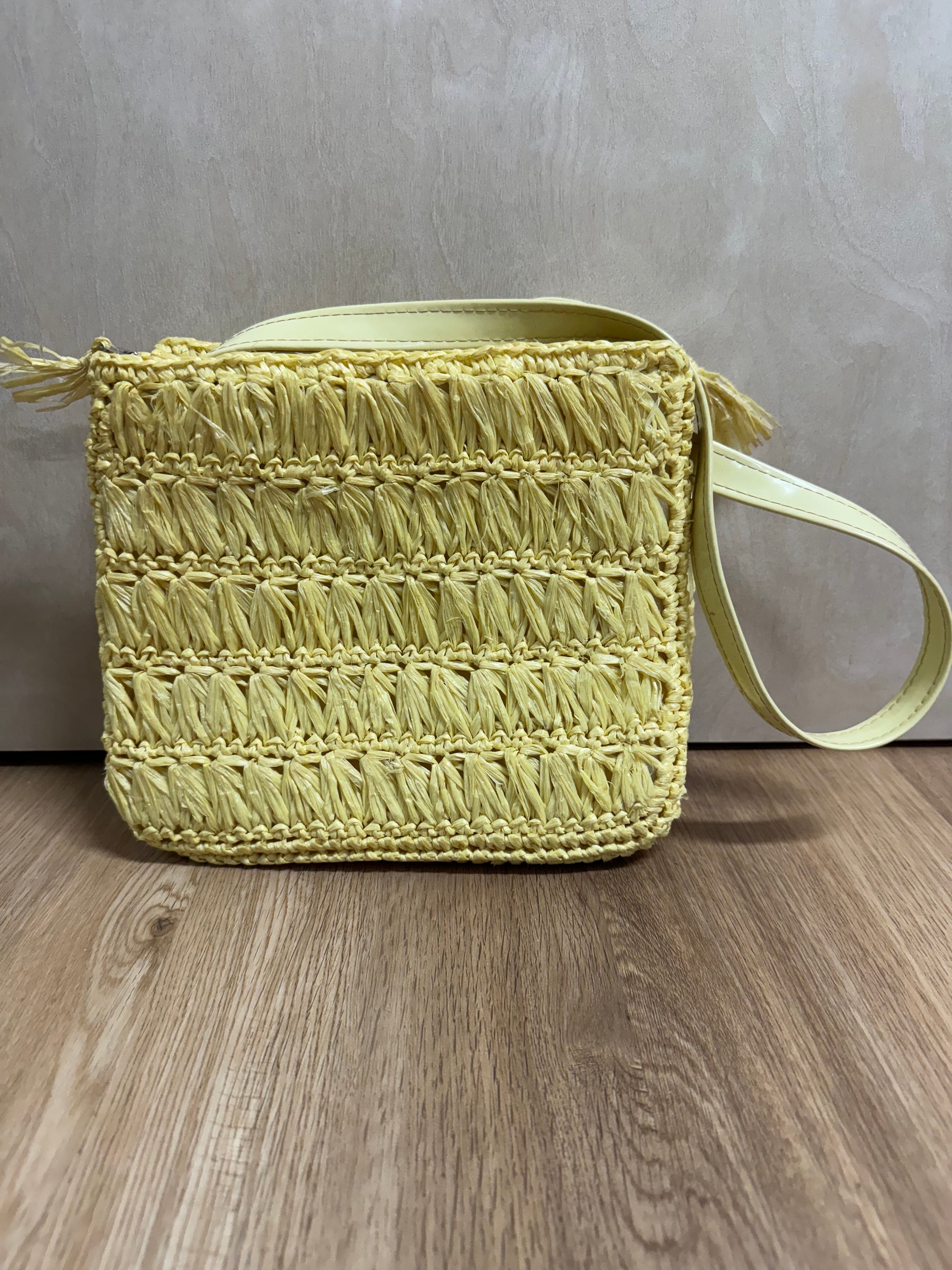 Vintage 60s 70s Woven Plastic Raffia Made in Japan Yellow Shoulder