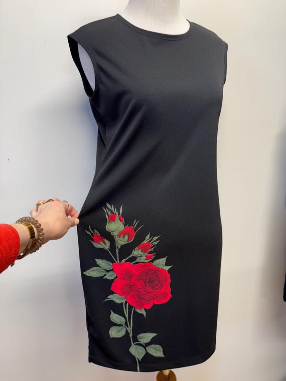 green emerald velvet dress Fashion Embroidery Tea Length Black Party Dress – misaislestyle