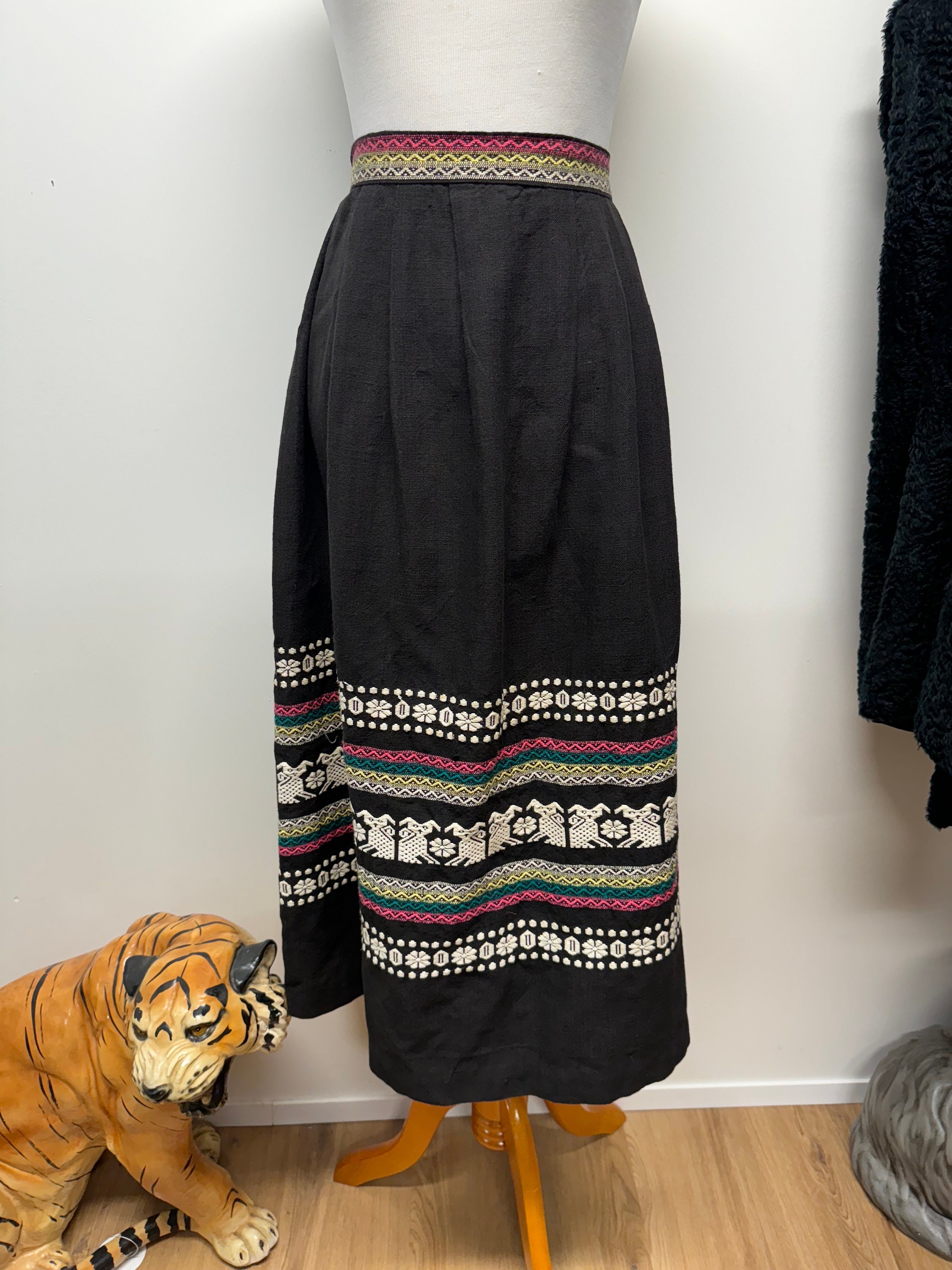スカート vintage Guatemala hand stitch skirt Guatemalan Folk Skirt, Rare Vintage Hand Made Craftsmanship
