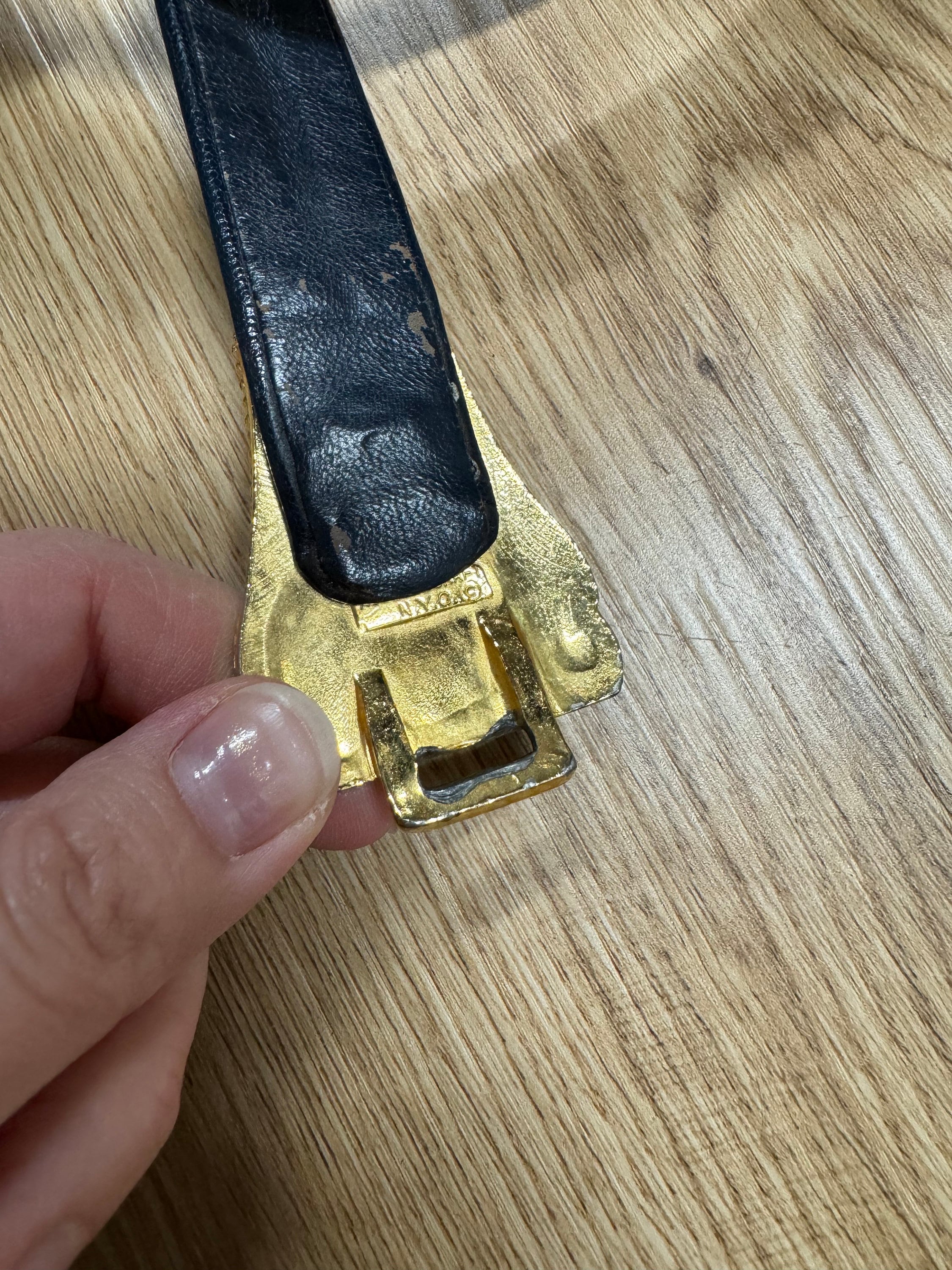 Vintage 70s 80s Accessocraft NYC Gold Metal Belt Buckle and  display picture 3