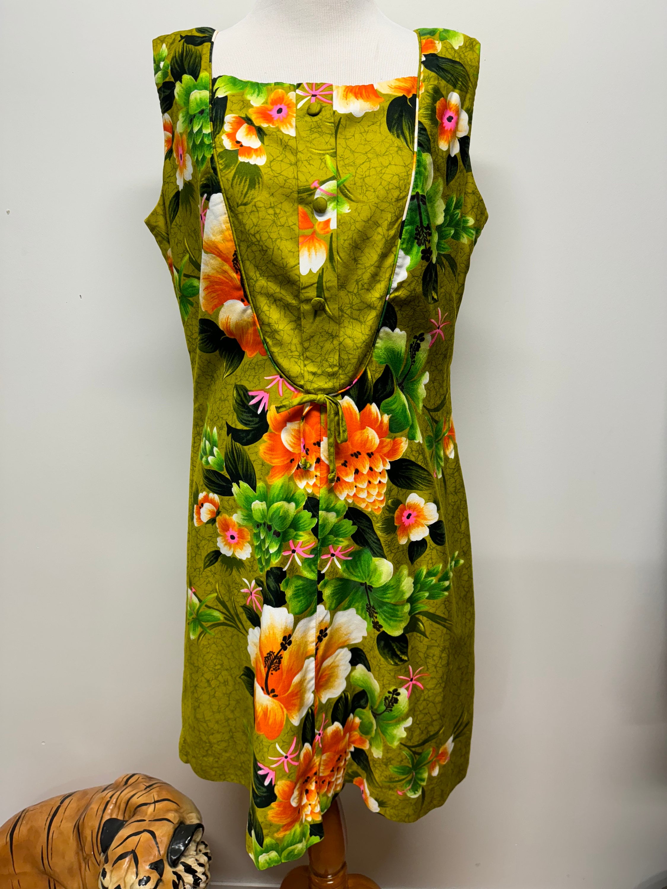 Vintage 60s Bright Tropical Floral Hawaiian Dress Baby Doll Dress