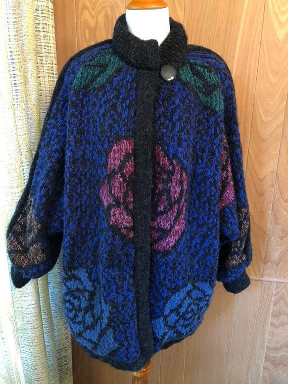 Vintage 80s Oversized Sweater Jacket with Large Gr