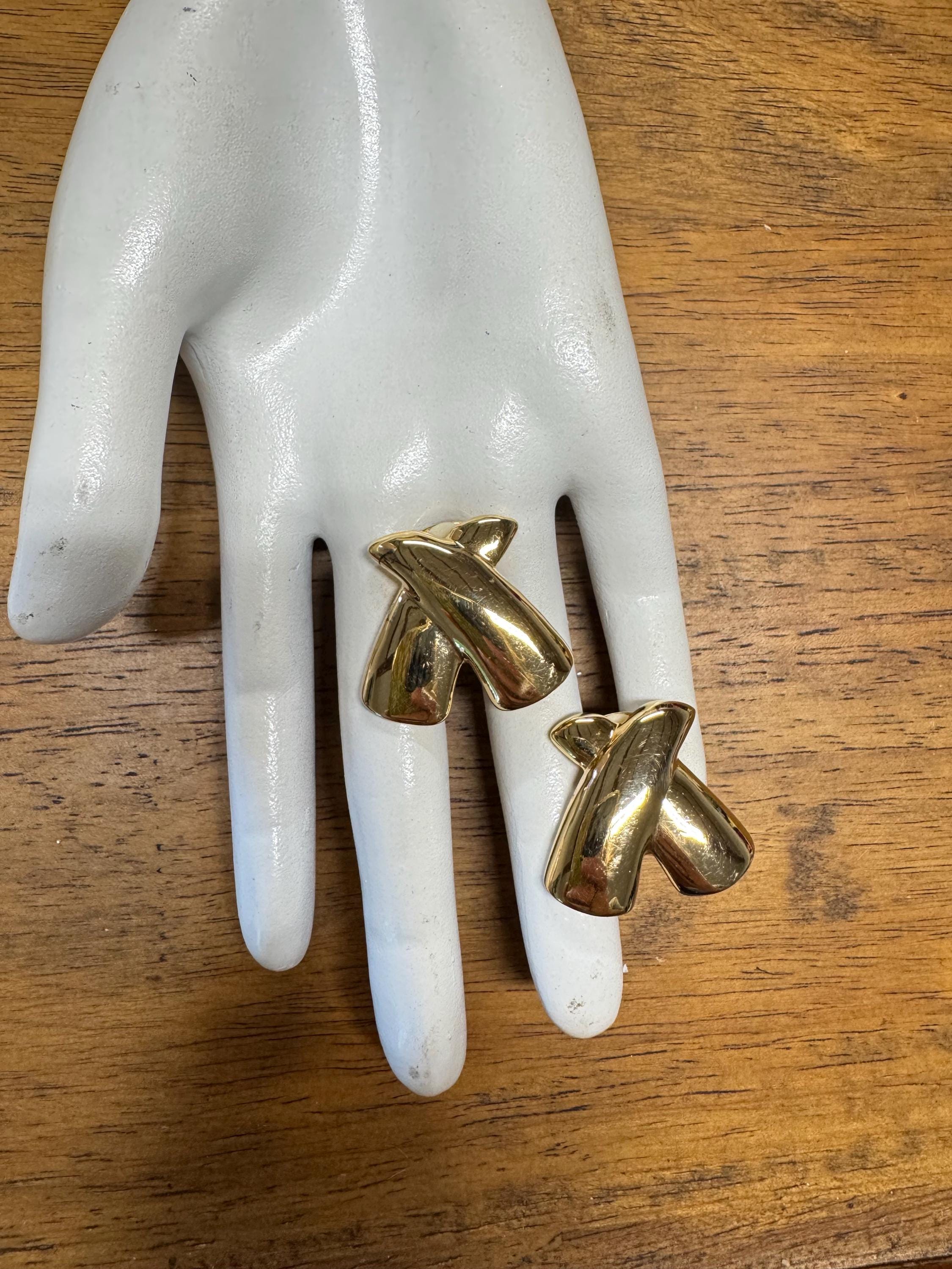 Vintage 80s 90s Paloma Picasso chunky gold tone metal clip on earrings in classic X design