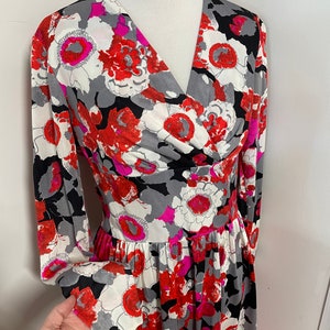 Vintage 60er Jahre Flower Power Kleid V Ausschnitt Kleid aus Polyester