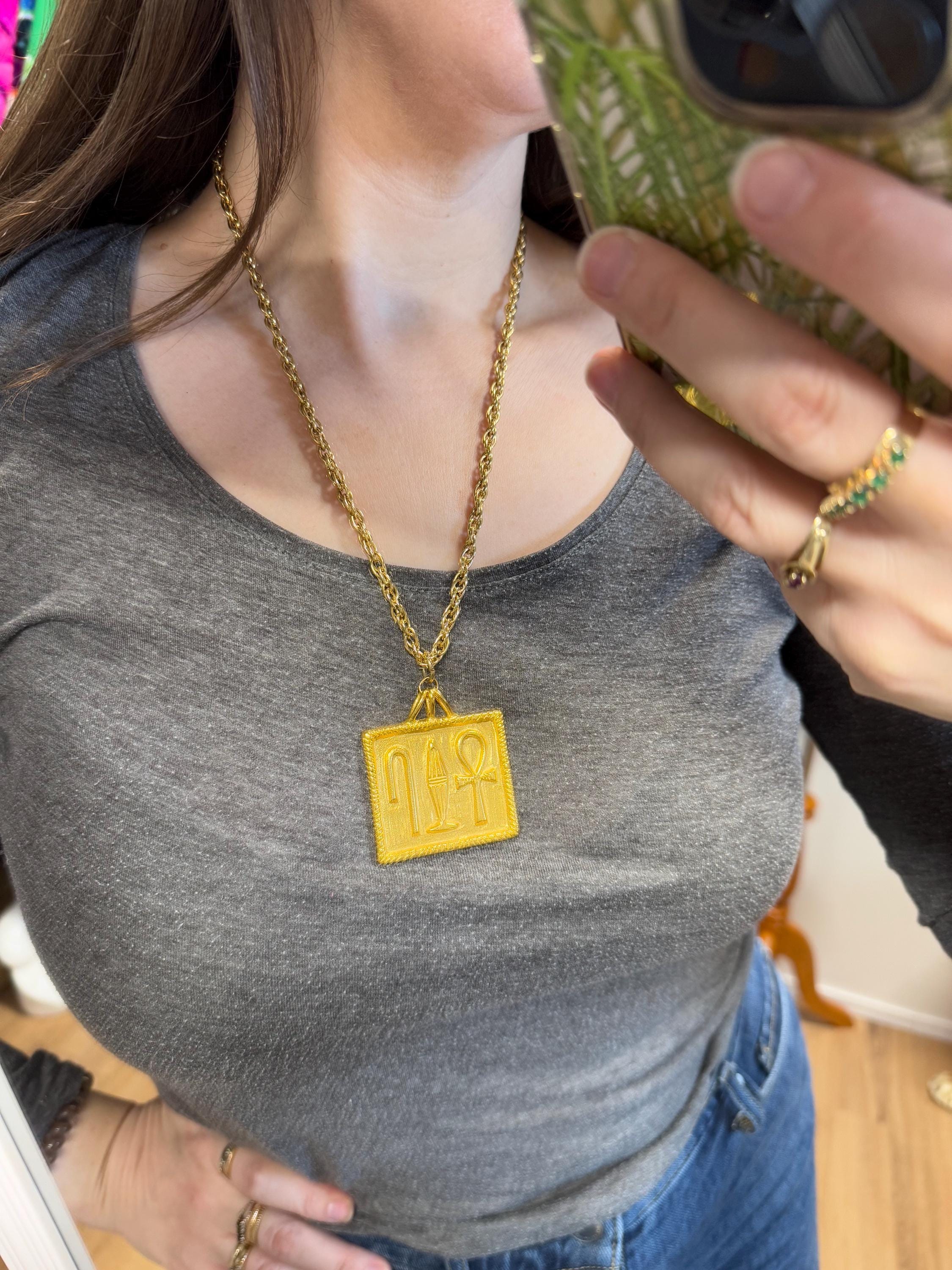 Vintage 70s 1976 MMA Gold Egyptian Symbol Pendant Metropolitan 